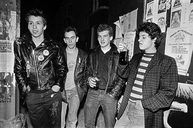 A Pulitzer Prize Winners Photos Of The Early Dc Punk Scene Mother Jones 
