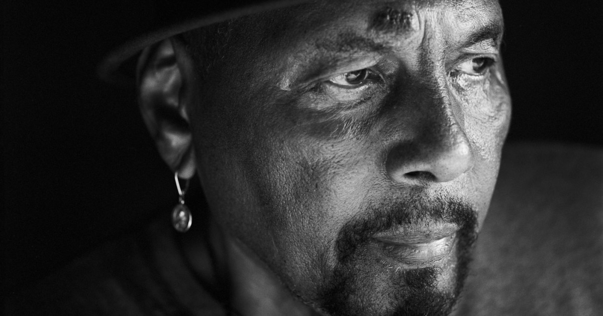 At 80, singer Aaron Neville is still telling it like it is: 'I