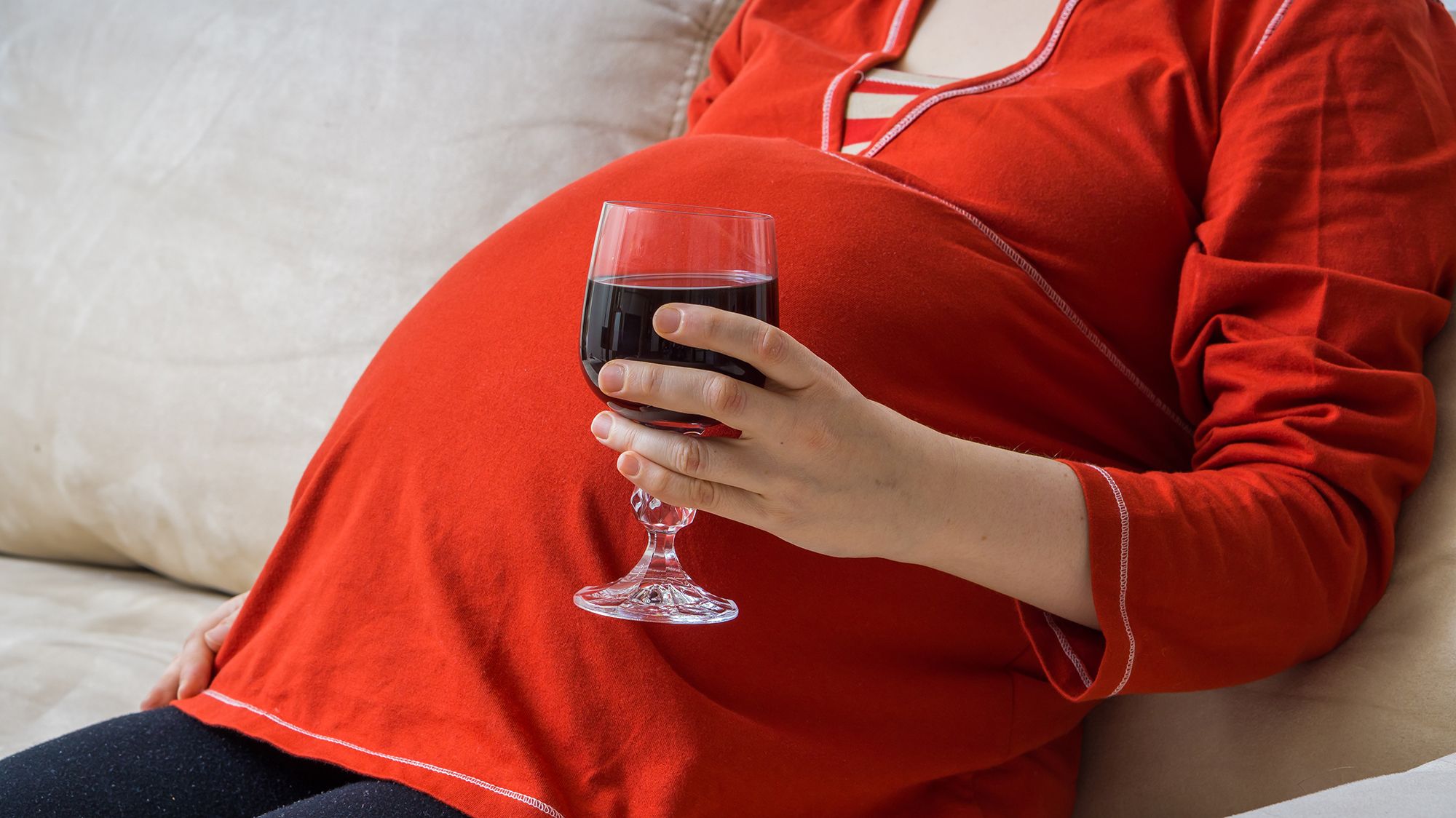 drinking-while-pregnant-may-feel-empowering-that-doesn-t-mean-it-s-not