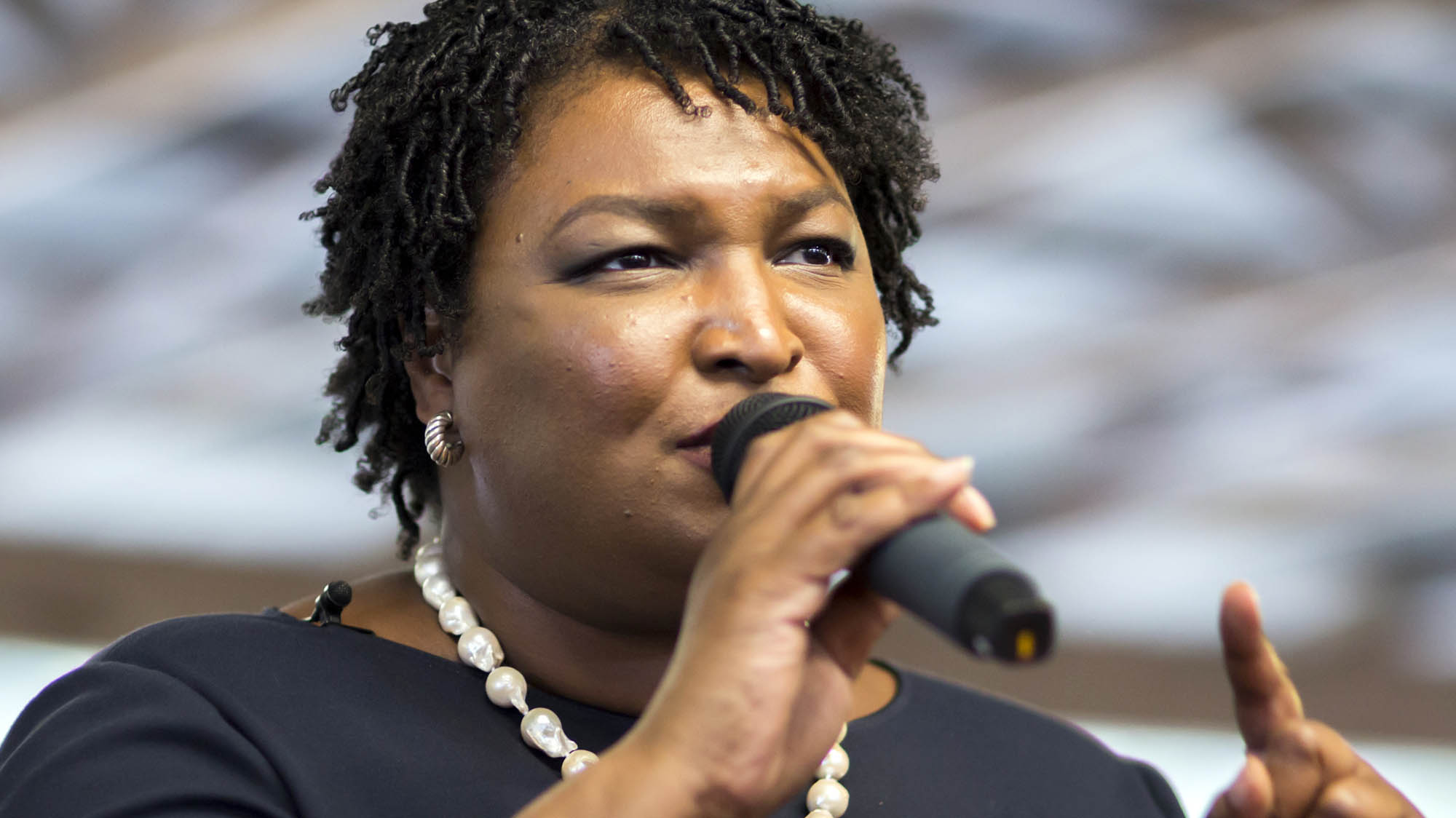 Stacey Abrams Gives a Powerful Early Morning Speech as Georgia Governor ...