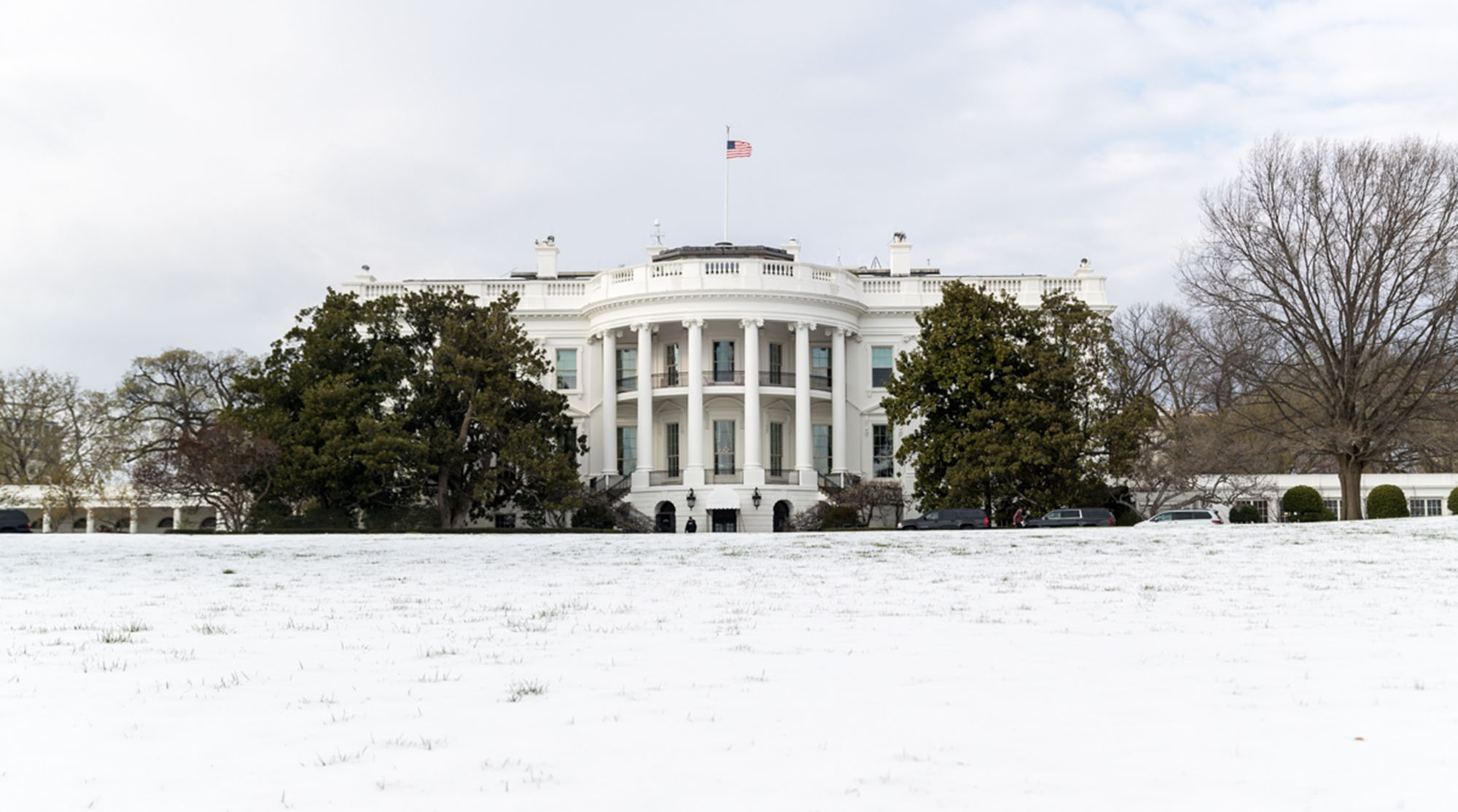 Белый дом зимой. Белый дом США. Бункер в белом доме США. Белый дом США зима. Белый дом США зимой.