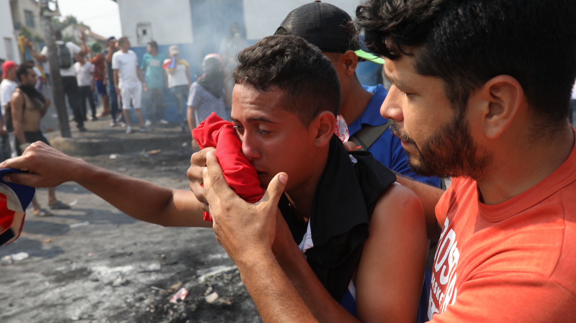 Violent Clashes Take Place Along Venezuela’s Borders As Humanitarian ...