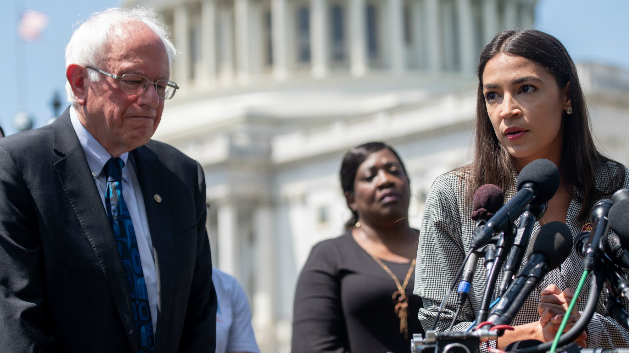 Ocasio Cortez And Sanders Are Going To Introduce A Climate Emergency Resolution In Congress