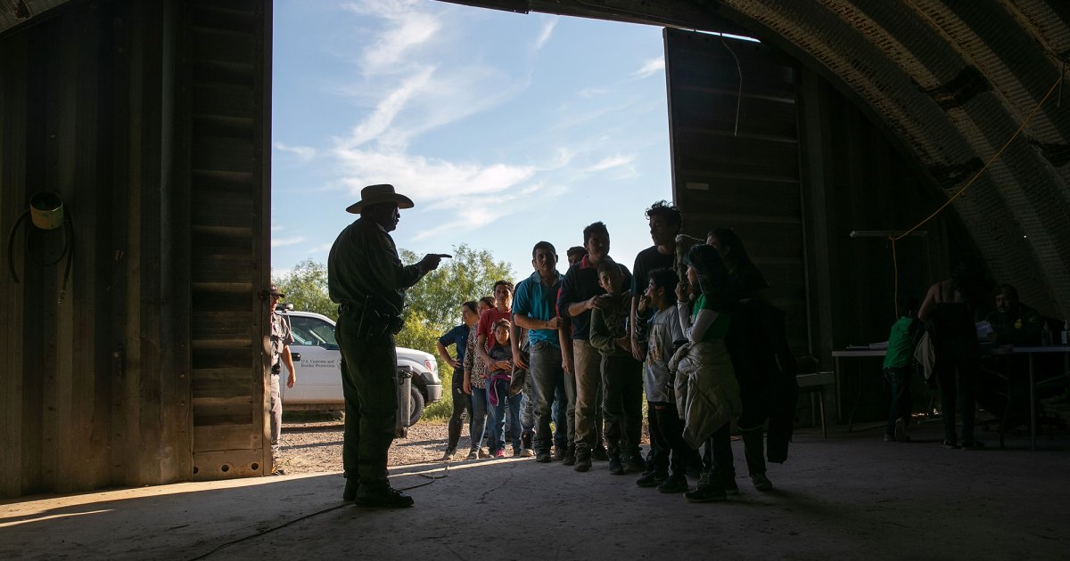 Trump Ended Asylum At The Border Indefinitely But Apparently That S Not Enough Mother Jones