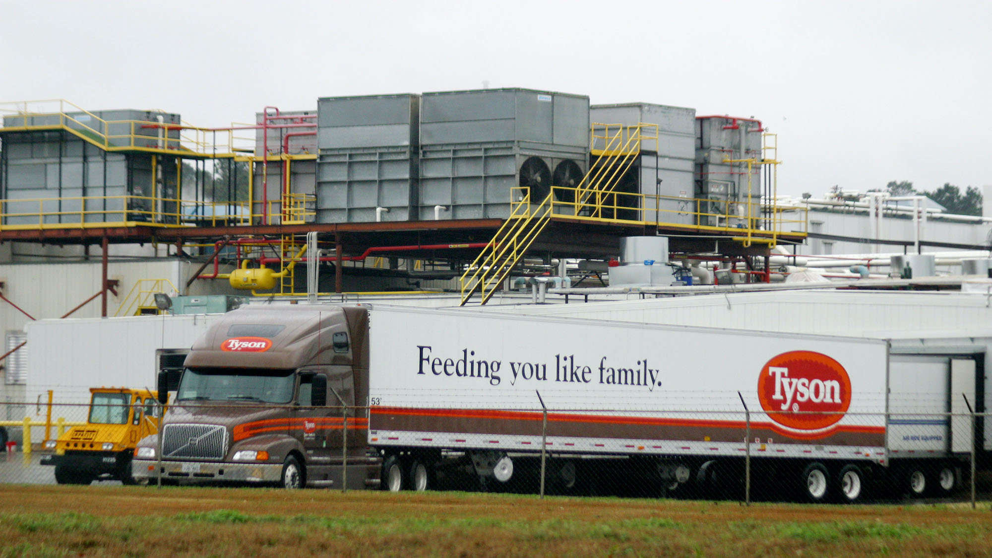 Working For America’s Biggest Chicken Processor Is No Picnic – Mother Jones