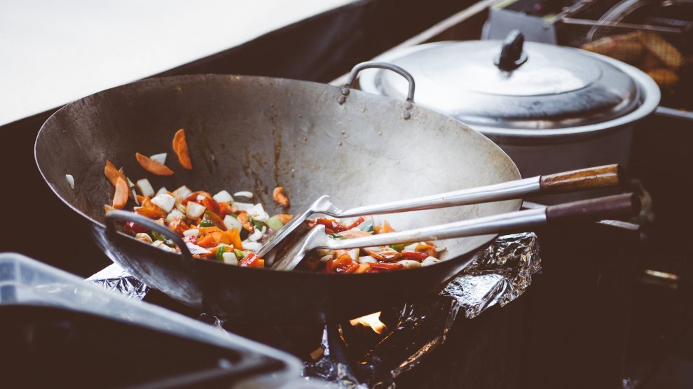 How to Stir-Fry On an Electric Stove