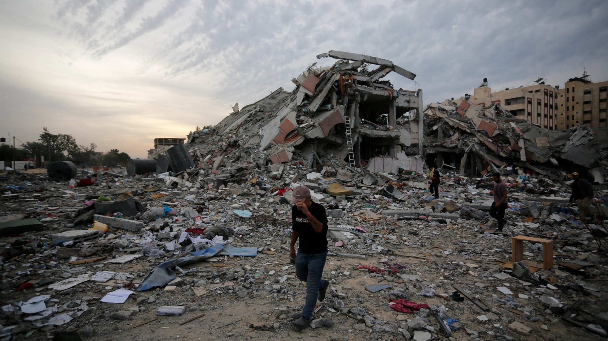 The Staggering Carbon Footprint Of Israel’s War In Gaza – Mother Jones