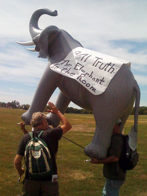Yes, that's a giant inflatable "elephant in the room." | Photo: Stephanie Mencimer.