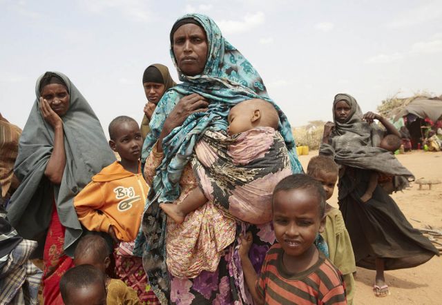 Ambia Mohammed's daughter died after making the journey from Somalia to the Dadaab refugee camp in Kenya. Now Ambia must care for her grandchildren alone.: Andy Hall/Oxfam/Flickr