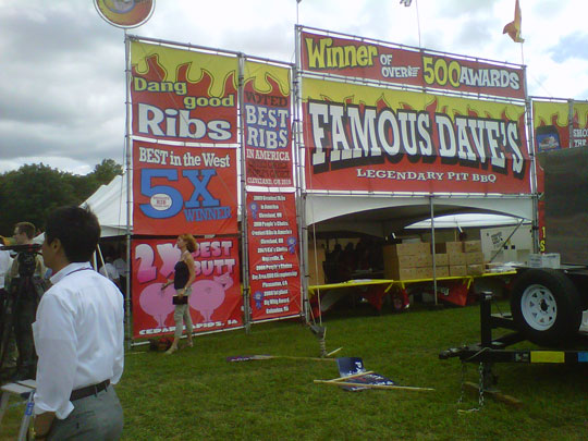 Tim Pawlenty tries to attract straw poll voters with BBQ ribs. (Photo: Gavin Aronsen)