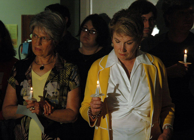 A candlelight vigil for Dr. Tiller.: KOMUnews/Flickr