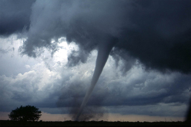 Tornado.: NOAA/Wikimedia